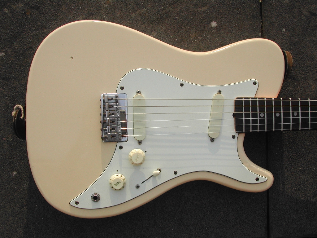 Fender_Bullet_1981-Body
